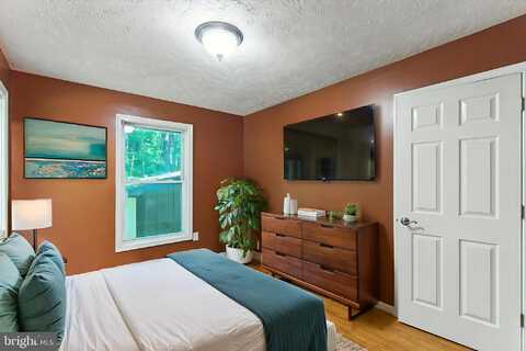 106 INCA ROAD, LINDEN, VA 22642