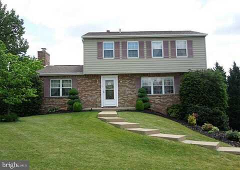 18 RIZZI DRIVE, IRWIN, PA 15642