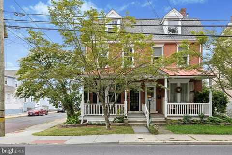 138 W WALNUT STREET, NORTH WALES, PA 19454