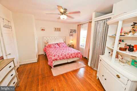 148 E ESSEX AVENUE, LANSDOWNE, PA 19050