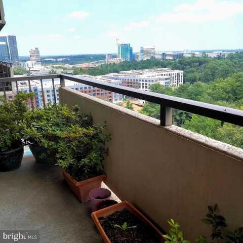 1800 OLD MEADOW ROAD, MCLEAN, VA 22102