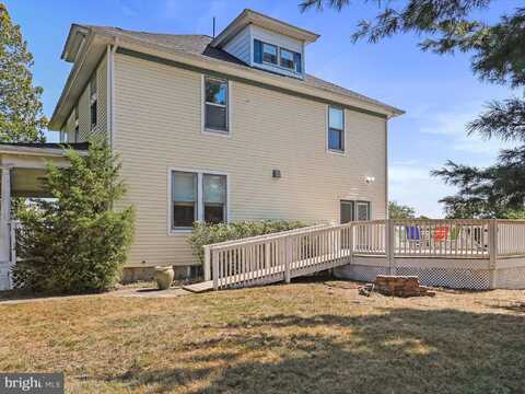1048 FAIRVIEW DRIVE, BERKELEY SPRINGS, WV 25411