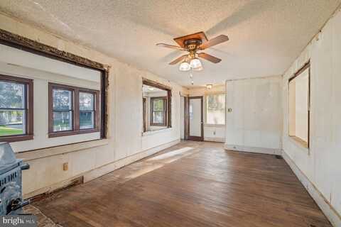 1066 LEXINGTON DRIVE, WOODBURY, NJ 08096