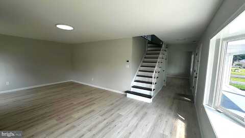 21 PADDOCK LANE, WILLINGBORO, NJ 08046