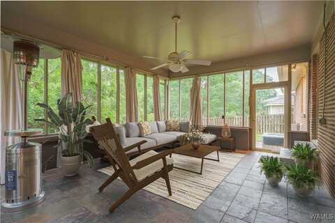 1236 38th Avenue E, Tuscaloosa, AL 35404