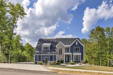 133 Woodford Dr, Adamstown, PA 16033