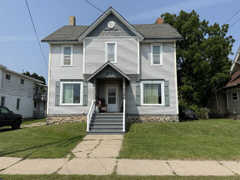 325 & 319 N Huron Street, Cheboygan, MI 49721
