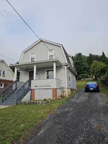 546 Bedford Street, Claysburg, PA 16625
