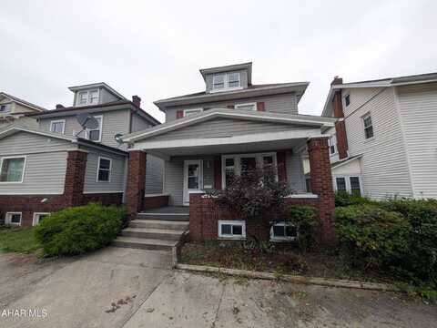2631 Oak Avenue, Altoona, PA 16601