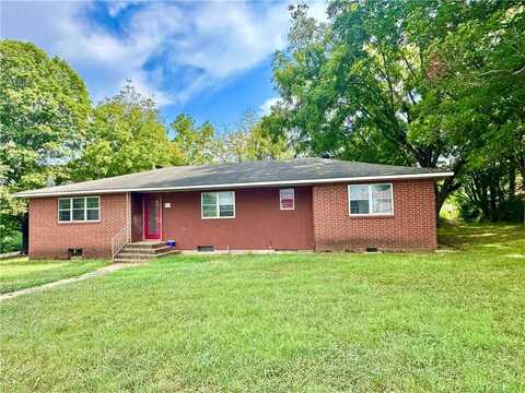 501 Lee AVE, Huntsville, AR 72740