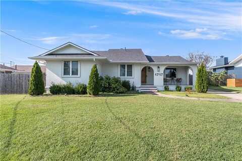 1717 W Poplar ST, Rogers, AR 72758