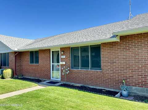 235 N 38th Ave, Yakima, WA 98902