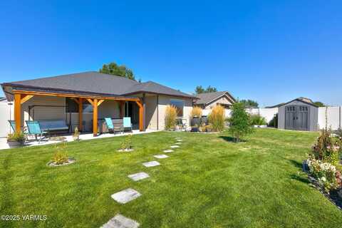 2411 S 73rd Ave, Yakima, WA 98903
