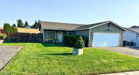 6701 Crestfields Rd, Yakima, WA 98903