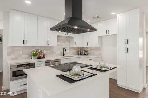 8420 E PLAZA Avenue, Scottsdale, AZ 85250