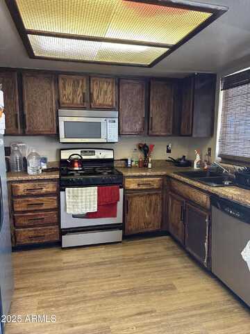 8735 W HAZELWOOD Street, Phoenix, AZ 85037
