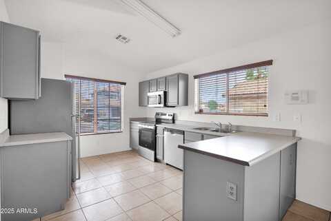 6705 N 77th Drive, Glendale, AZ 85303