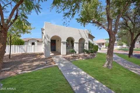 2892 E AGRITOPIA Loop S, Gilbert, AZ 85296