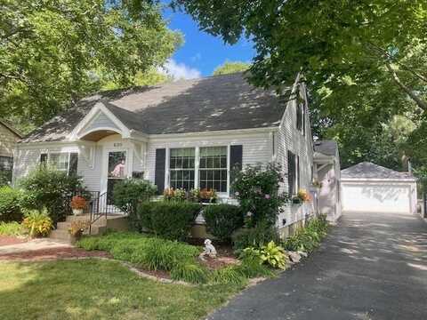 630 McKinley Avenue, Libertyville, IL 60048