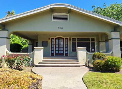 705 College Avenue, Santa Rosa, CA 95404