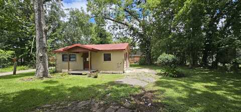 1518 Plum St, Patterson, LA 70392