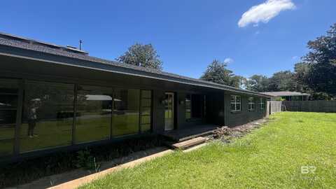 703 Bellangee Avenue, Fairhope, AL 36532