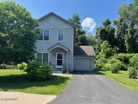 1 Stanley Dr, Great Barrington, MA 01230
