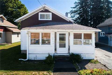 11 Lincoln Avenue, Tully, NY 13159