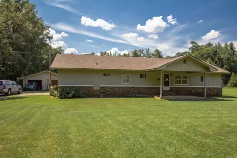 1508 Red Oak Ln., Pine Bluff, AR 71603