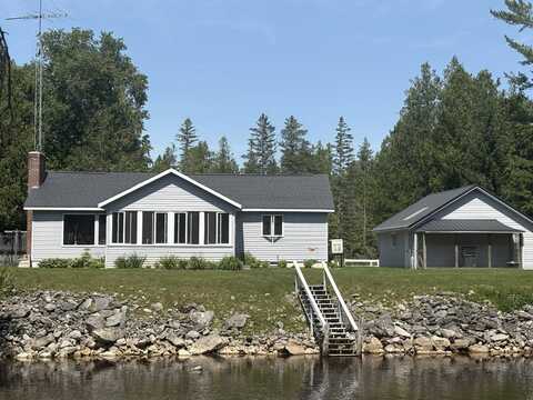 W12151 EAST RIVER RD, NAUBINWAY, MI 49762