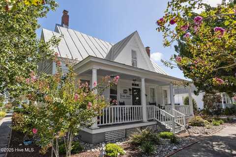 301 Broad Street, Beaufort, NC 28516