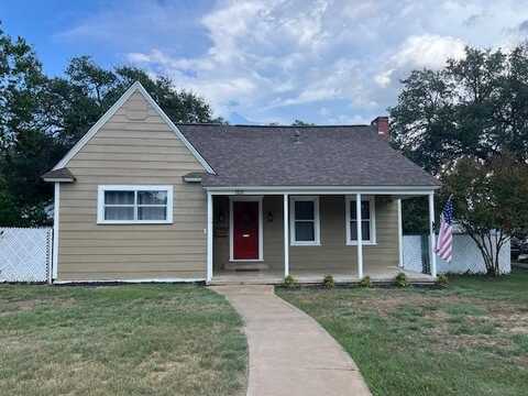 1211 Blackburn, Brady, TX 76825
