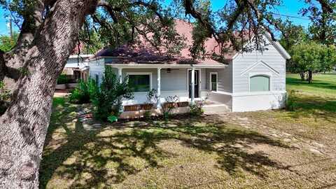 1209 Wright St, Llano, TX 78643