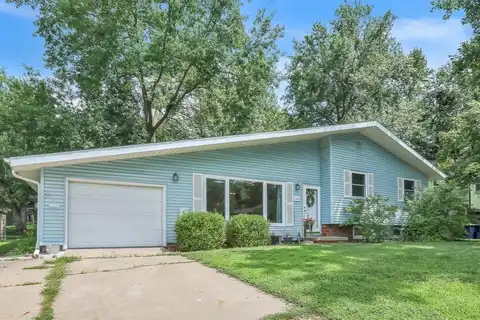 1104 Hazel Street, Pella, IA 50219