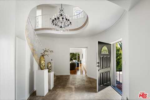 5700 Spring Oak Dr, Los Angeles, CA 90068