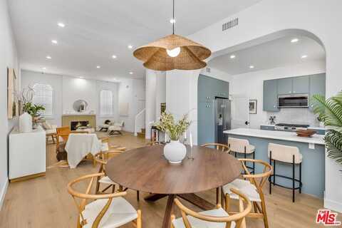 14234 Dickens St, Sherman Oaks, CA 91423
