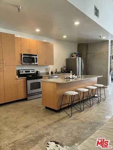 711 S Olive St, Los Angeles, CA 90014