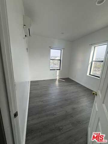 4502 S Broadway, Los Angeles, CA 90037