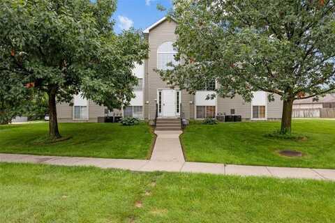158 Elm Ridge Dr, North Liberty, IA 52317