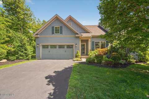 5 Fulton Court, Halfmoon, NY 12118