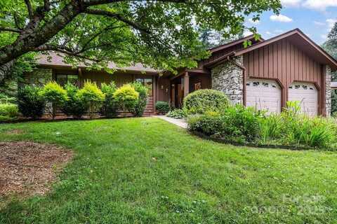 27 Poplar Court, Hendersonville, NC 28792