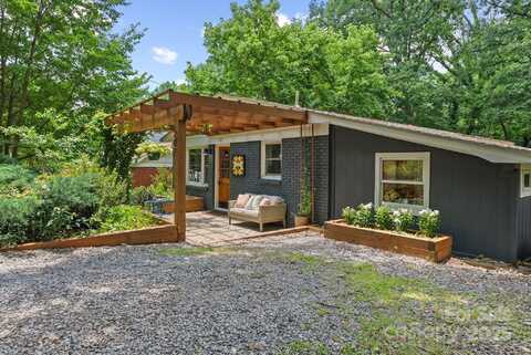 207 S Oconeechee Avenue, Black Mountain, NC 28711