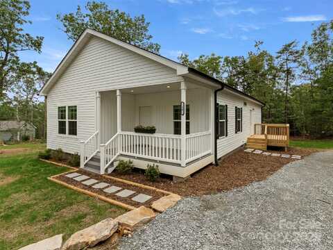 16 Eagle Drive, Hendersonville, NC 28792
