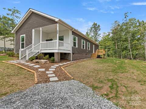 15 Eagle Drive, Hendersonville, NC 28792