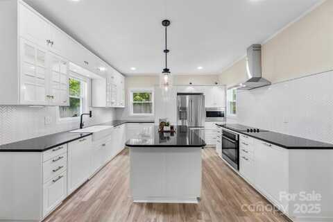 622 Oak Street, Mooresville, NC 28115