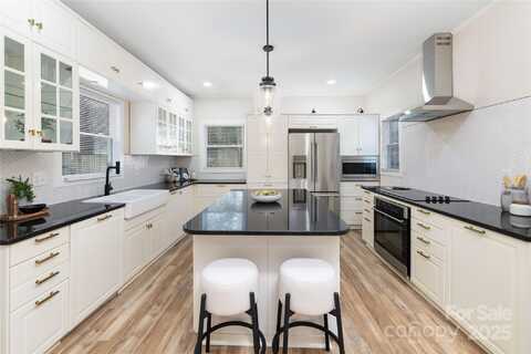 622 Oak Street, Mooresville, NC 28115