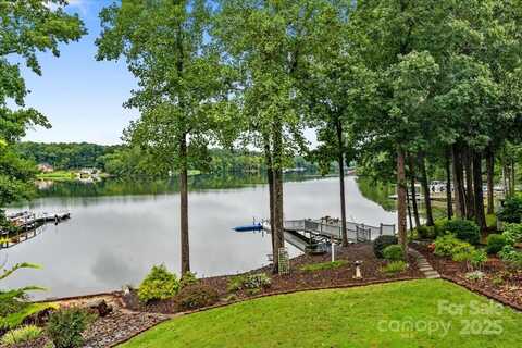 303 Potters Landing, Denton, NC 27239