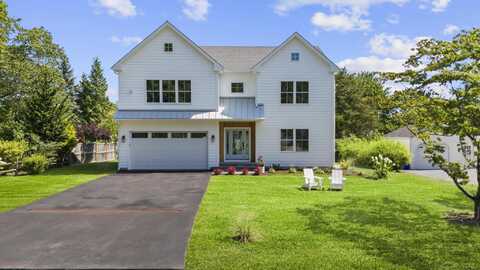 72 Lloyd Drive, Fairfield, CT 06825