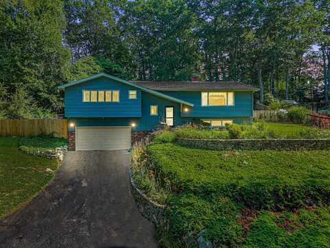 44 Overlook Road, Ledyard, CT 06335