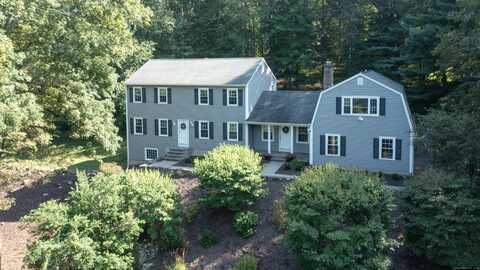 9 Arapaho Road, Brookfield, CT 06804